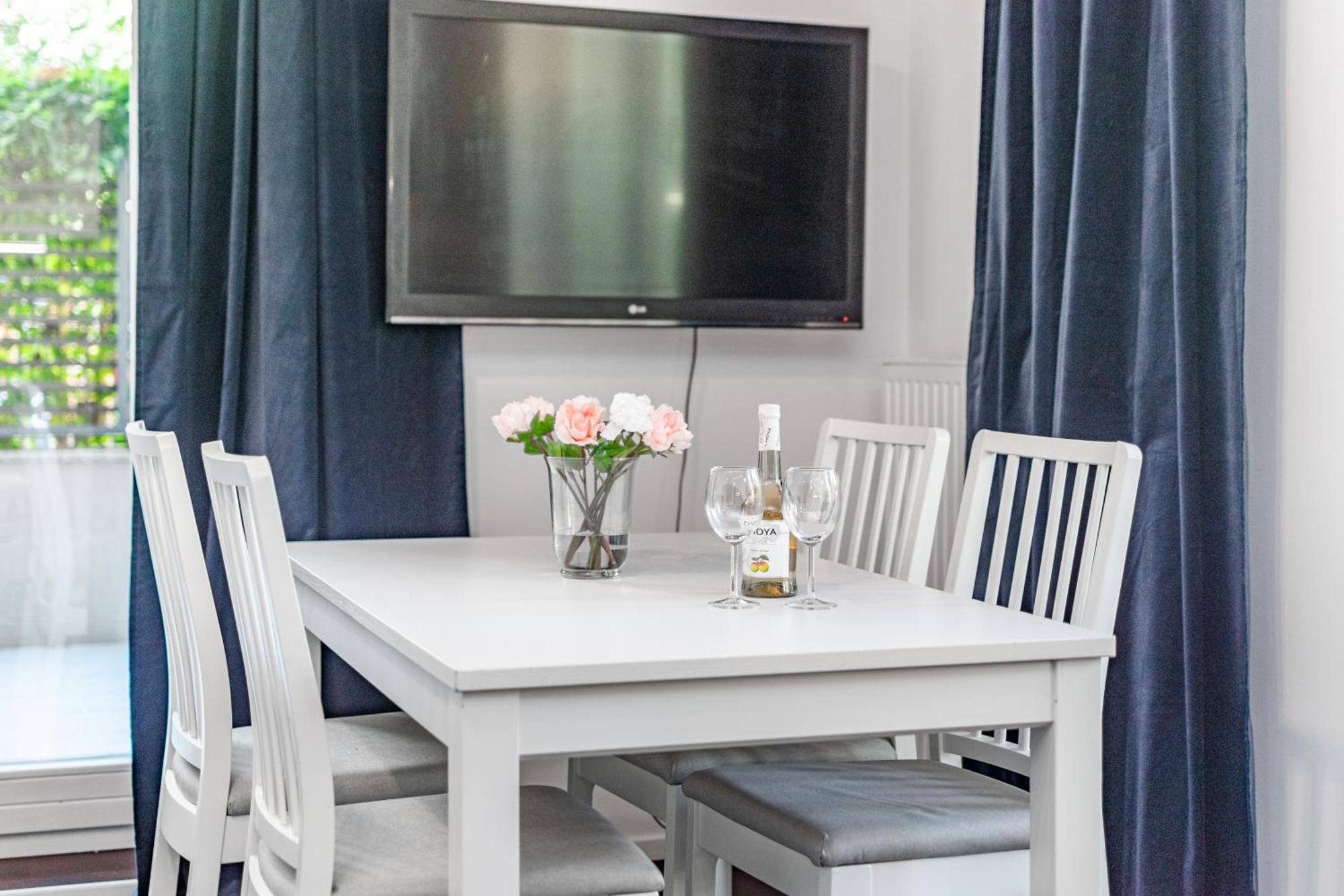 Apartamenty Piekna 28A By Your Freedom วอร์ซอ ภายนอก รูปภาพ