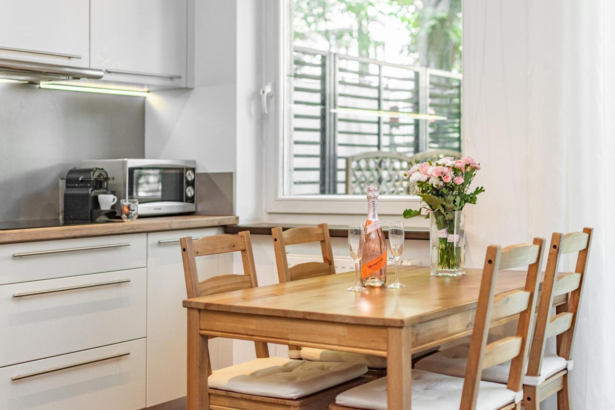 Apartamenty Piekna 28A By Your Freedom วอร์ซอ ภายนอก รูปภาพ