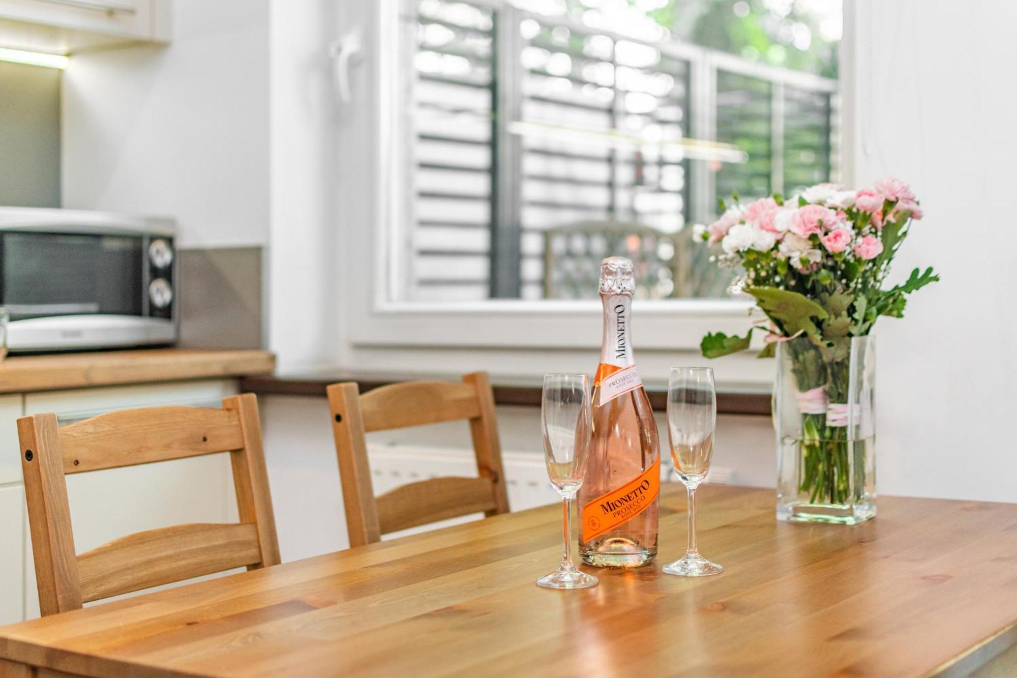 Apartamenty Piekna 28A By Your Freedom วอร์ซอ ภายนอก รูปภาพ
